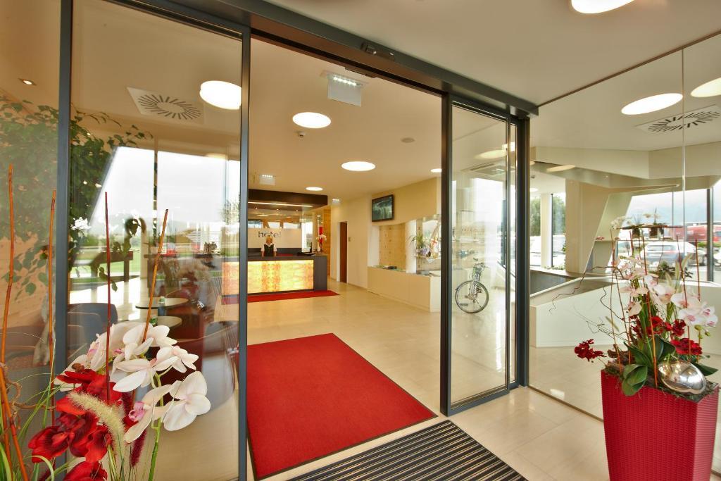 Mt Hotel Zeltweg Exteriér fotografie